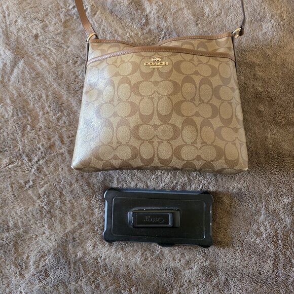 Signature Crossbody & Wristlet Set Brown Khaki Leather Trim - Picture 13 of 16